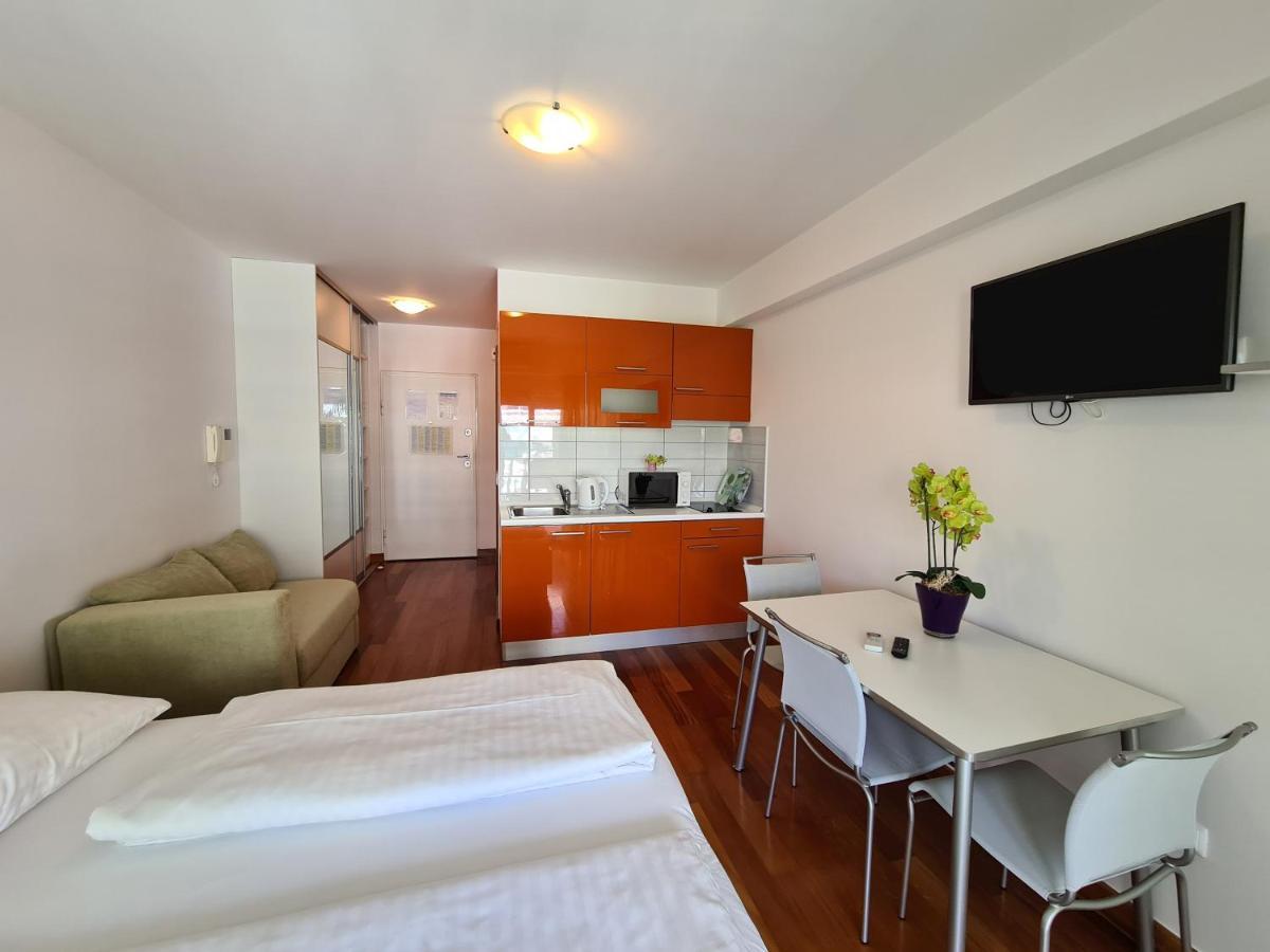 Apartments Veronika Makarska Kültér fotó